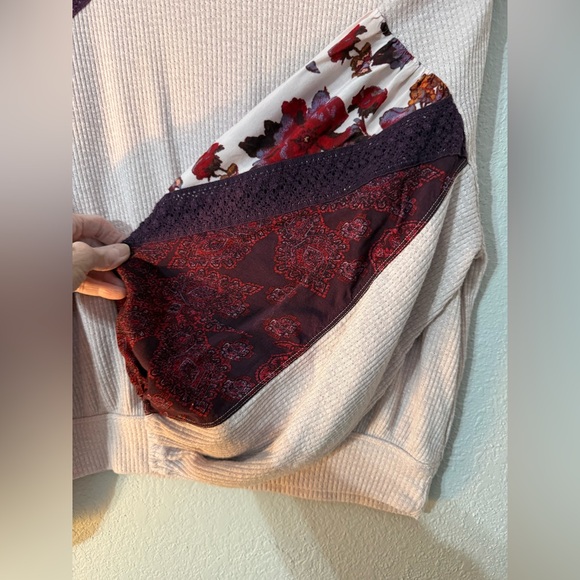 Free People Long Balloon Sleeve
Clash Thermal Top - Picture 5 of 8